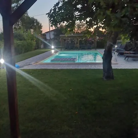 Rosas Villa *