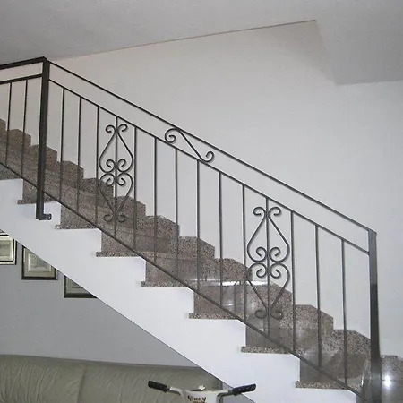 Rosas Villa *