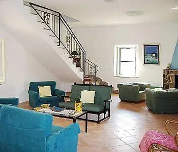 Rosas Villa